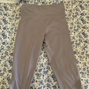 light rose color Capri workout leggings